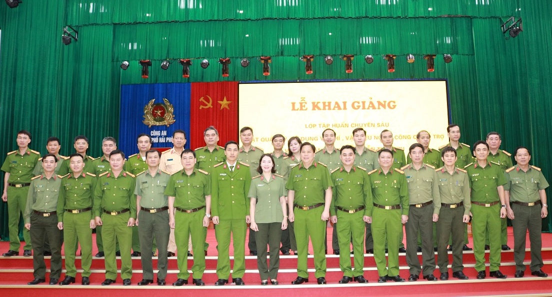 Khai giảng lớp tập huấn chuyên sâu Luật Quản lý, sử dụng vũ khí, vật liệu nổ, công cụ hỗ trợ